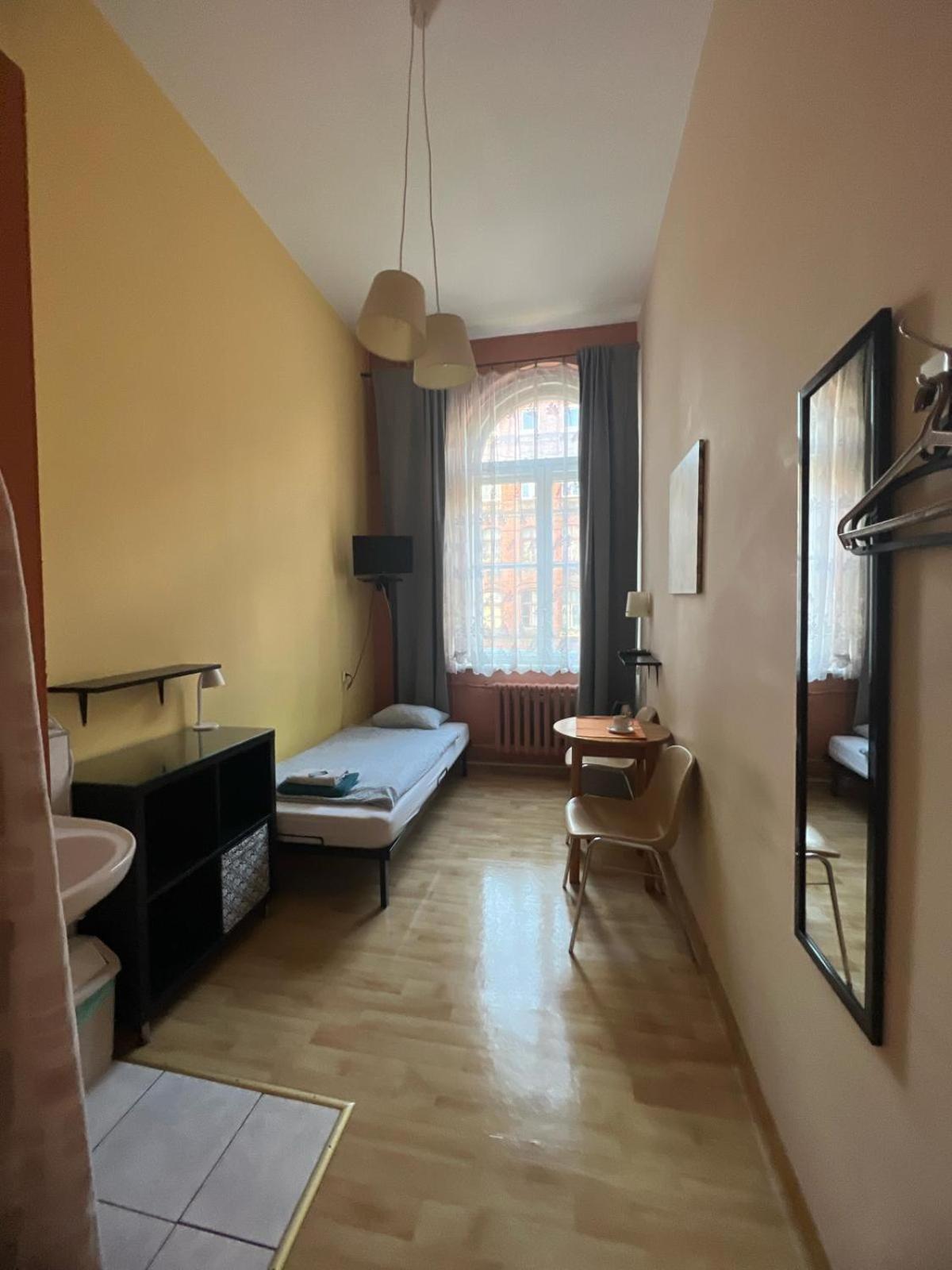 U Szermierzy Hostel Wroclaw Exterior photo